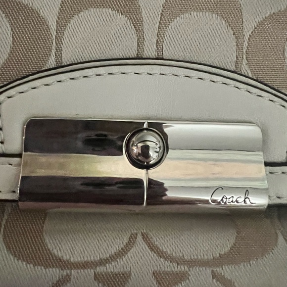 Coach Beige Signature Wristlet NWT - Picture 6 of 8